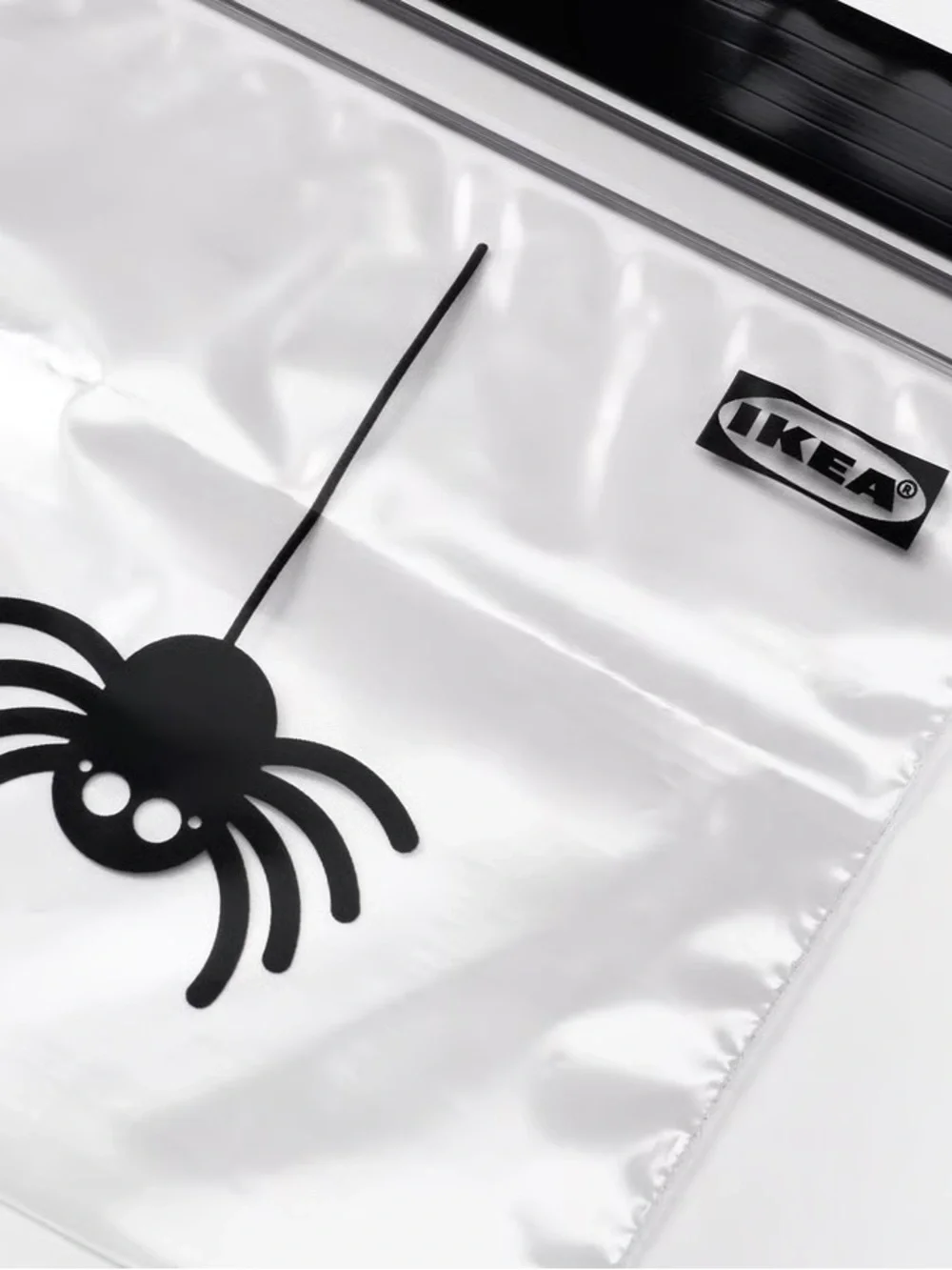 Halloween ISTAD Resealable Snack Bags, White and Black (2-Pack)